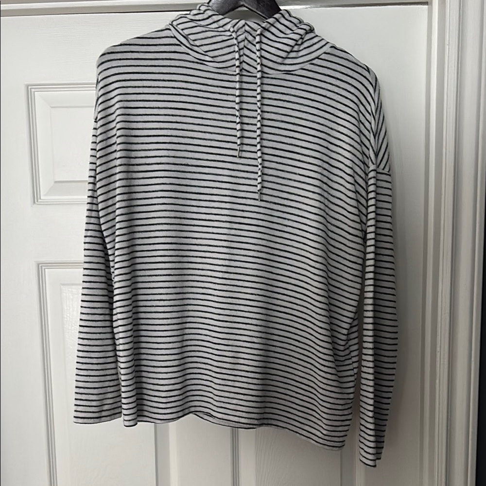 Cozy Gap Striped Black and White Hooded Top
